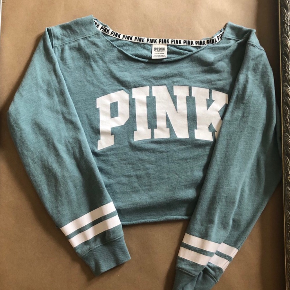 Semi-cropped lounge shirt